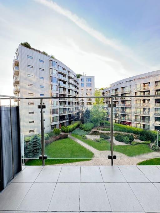 Wygodna Kawalerka Grojecka 194 Apartament